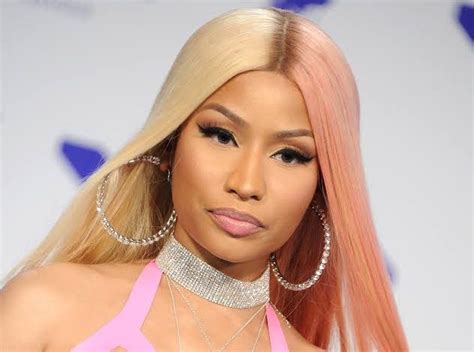 niki minaj naked|Nicki Minaj strips down in completely nude NSFW 39th birthday。